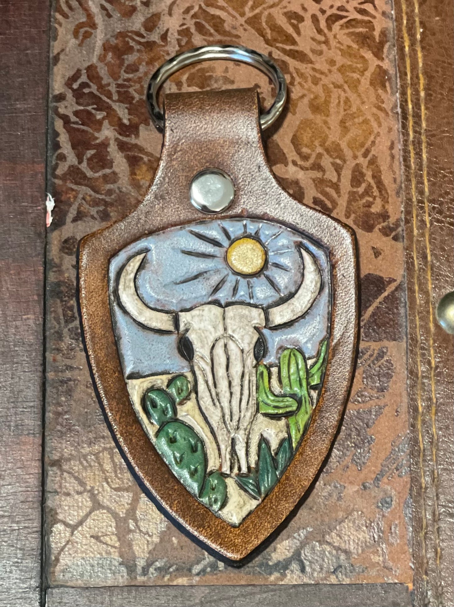 Skull and cactus keychain