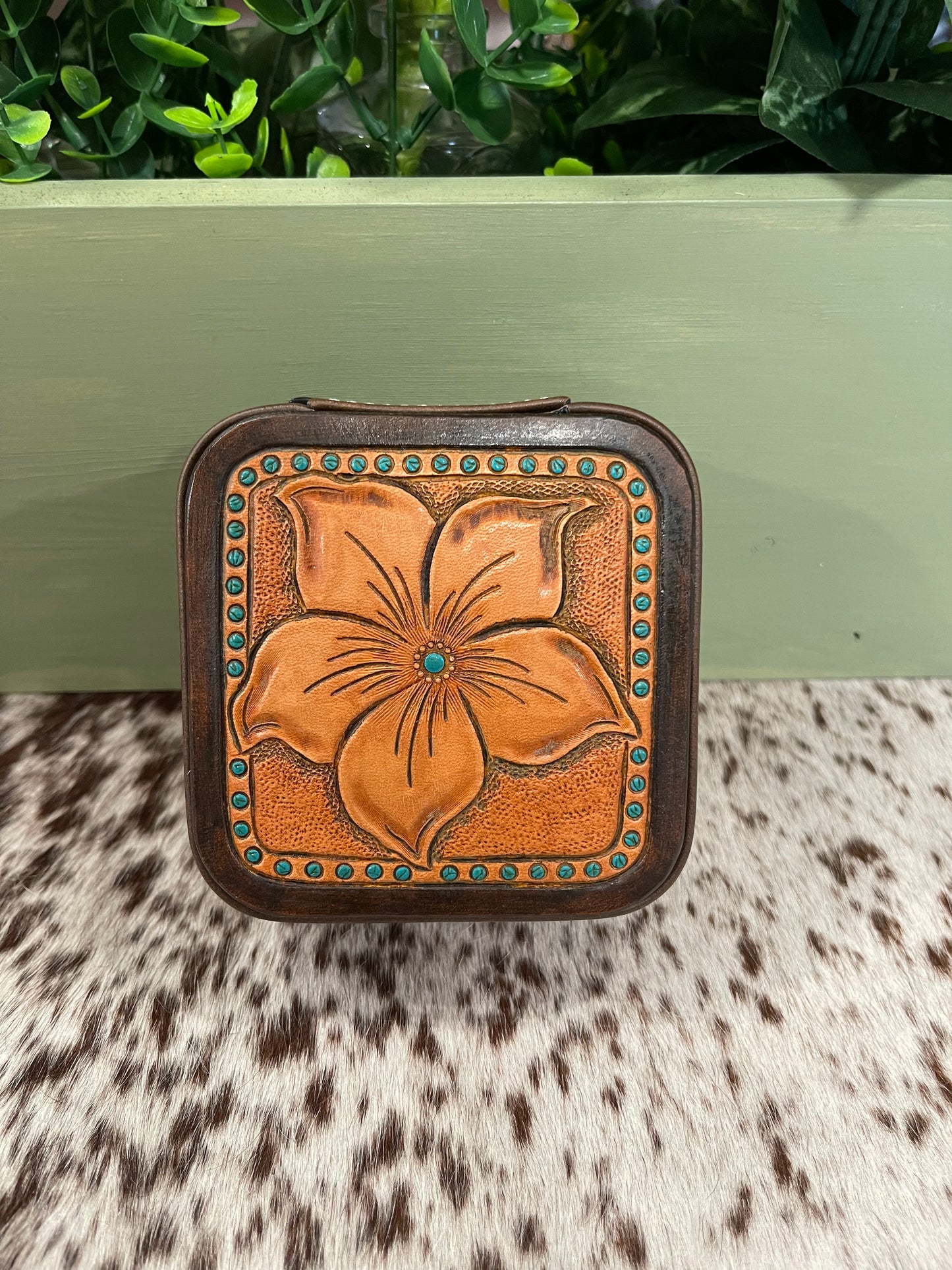Tooled flower brown Jewelry Box